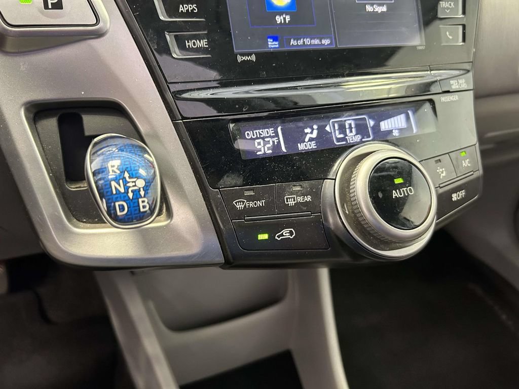 Used 2016 Toyota Prius V Four FWD image 23