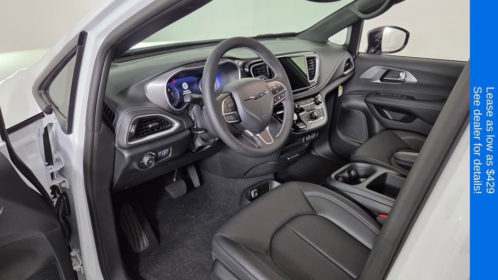 New 2025 Chrysler Pacifica Select w/ Fav Edition Package FWD image 15