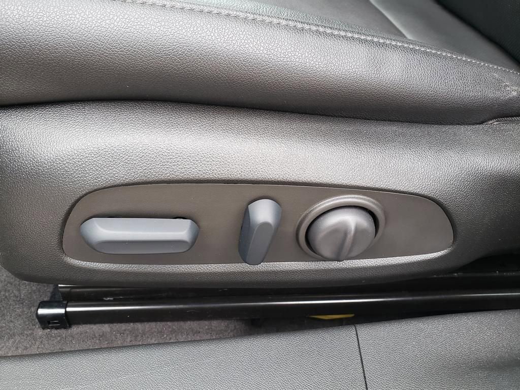 Used 2022 Chevrolet Malibu Premier FWD image 28