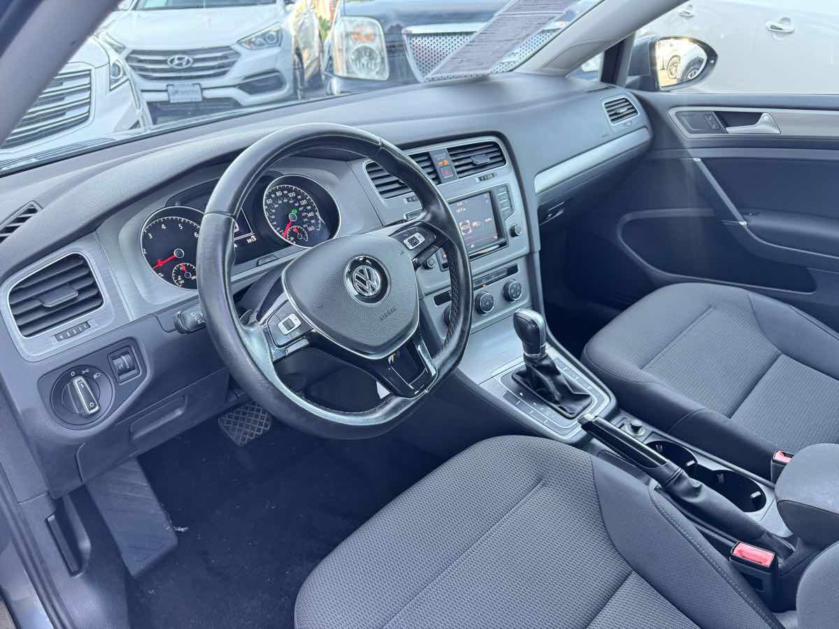 Used 2016 Volkswagen Golf S FWD image 32