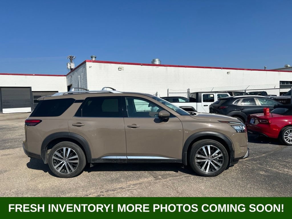 Used 2024 Nissan Pathfinder Platinum w/ Cargo Package FWD image 2