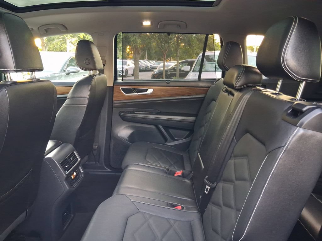 Certified 2024 Volkswagen Atlas SE FWD image 7