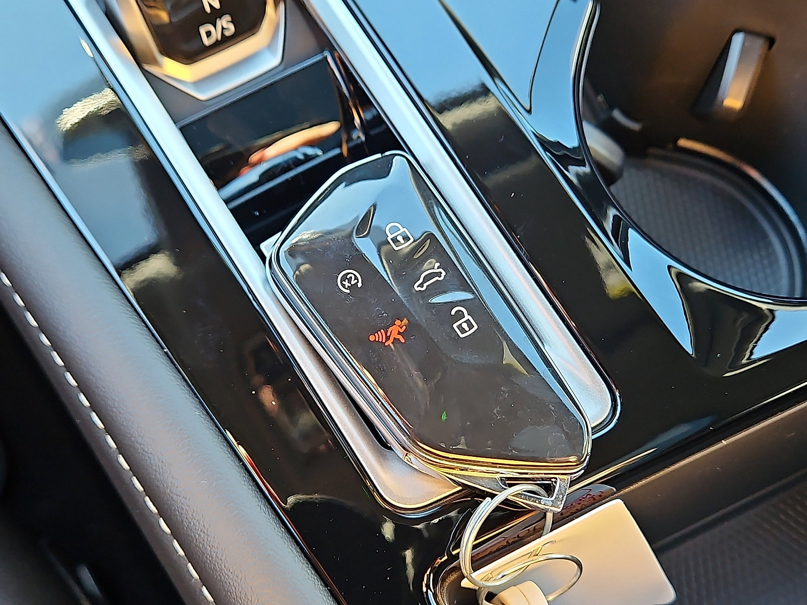 New 2026 Volkswagen Atlas Cross Sport SEL R-Line image 21