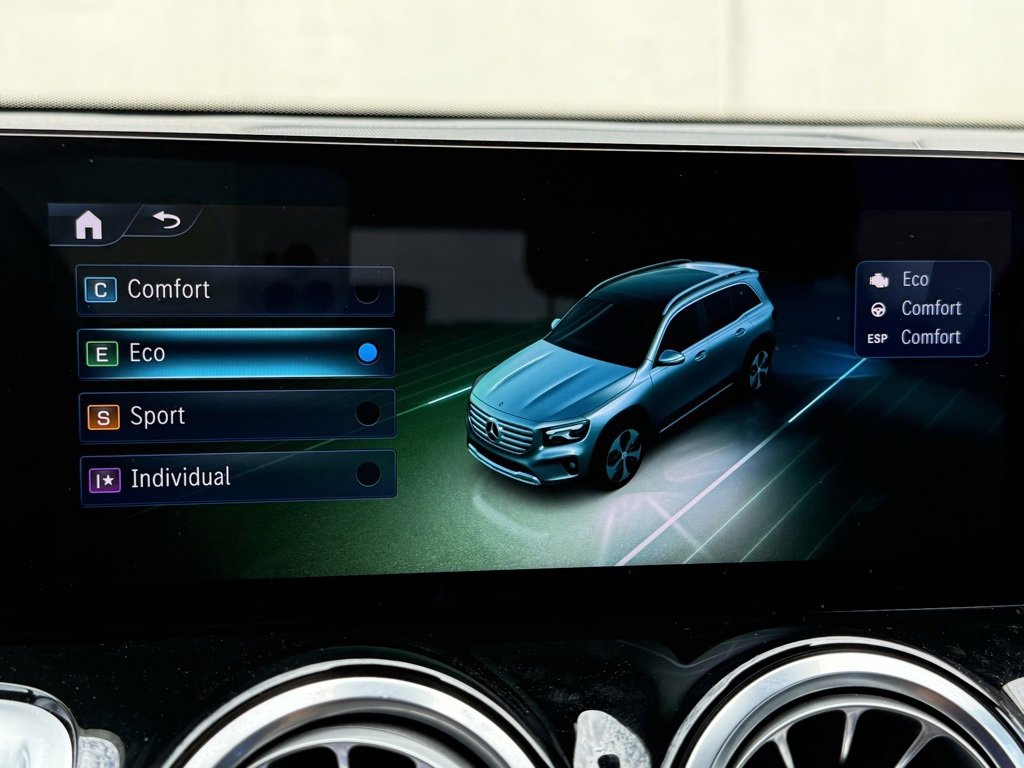 Used 2024 Mercedes-Benz GLB 250 250 image 9