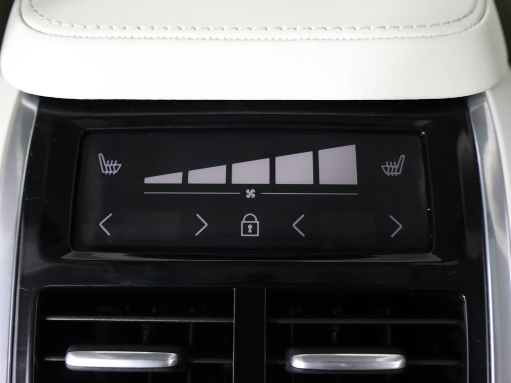 Used 2024 Volvo XC90 B5 Plus AWD/4WD image 61