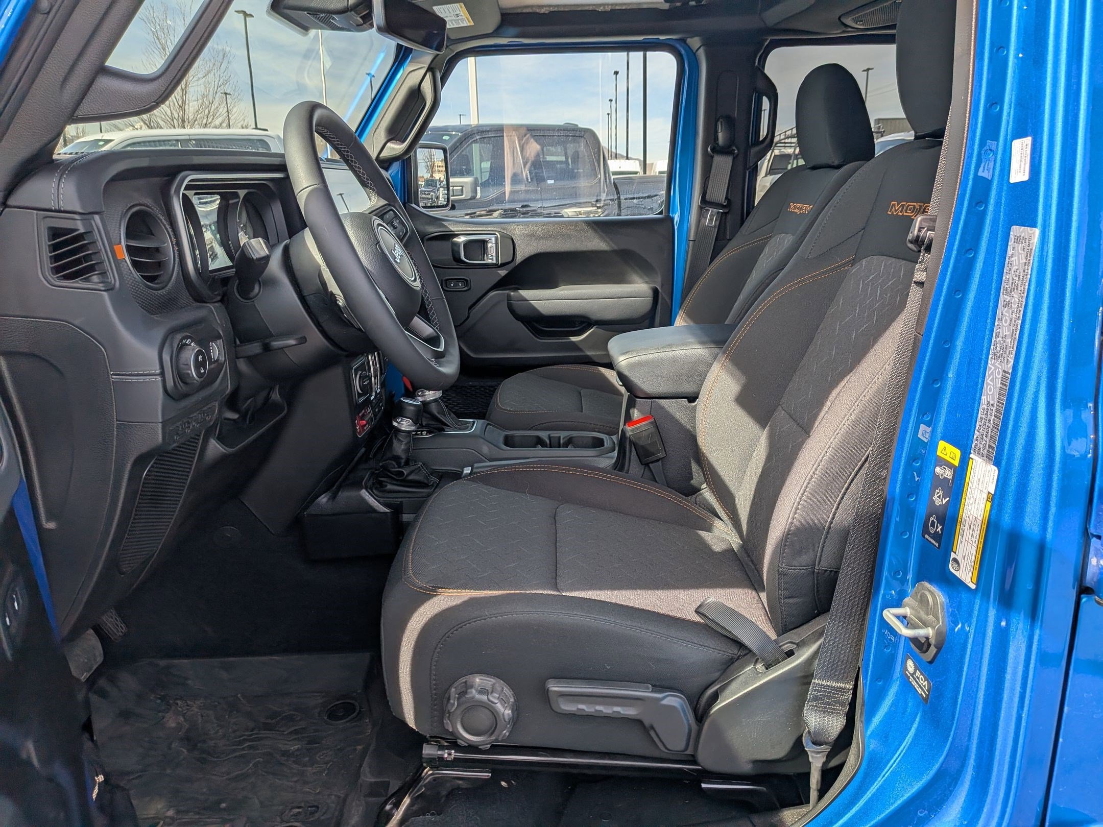 Used 2025 Jeep Gladiator Mojave w/ Convenience Group image 29