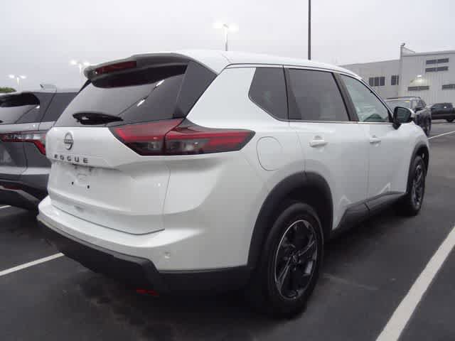 Used 2025 Nissan Rogue SV FWD image 5