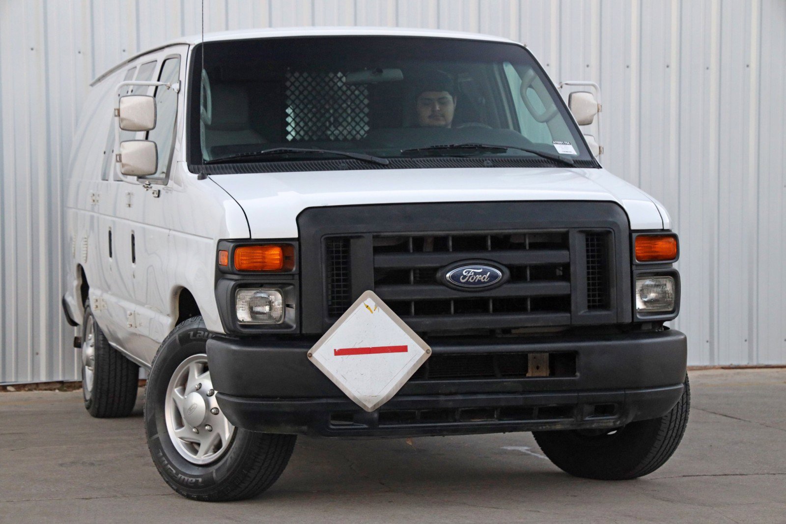 Used 2010 Ford E-350 and Econoline 350 Extended Super Duty image 2
