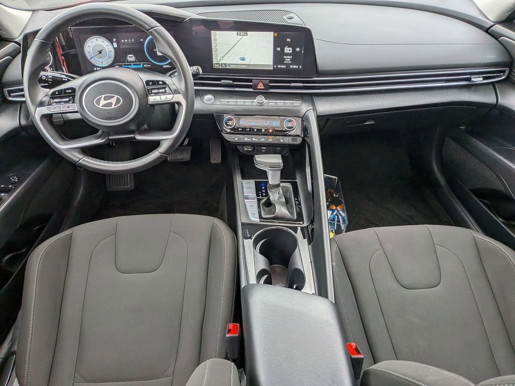 Used 2025 Hyundai Elantra SEL FWD image 21