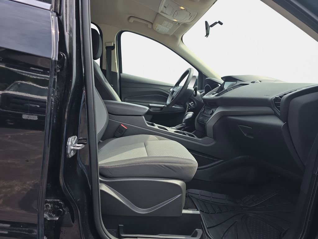 Used 2018 Ford Escape SE w/ SE Sync 3 Package FWD image 18