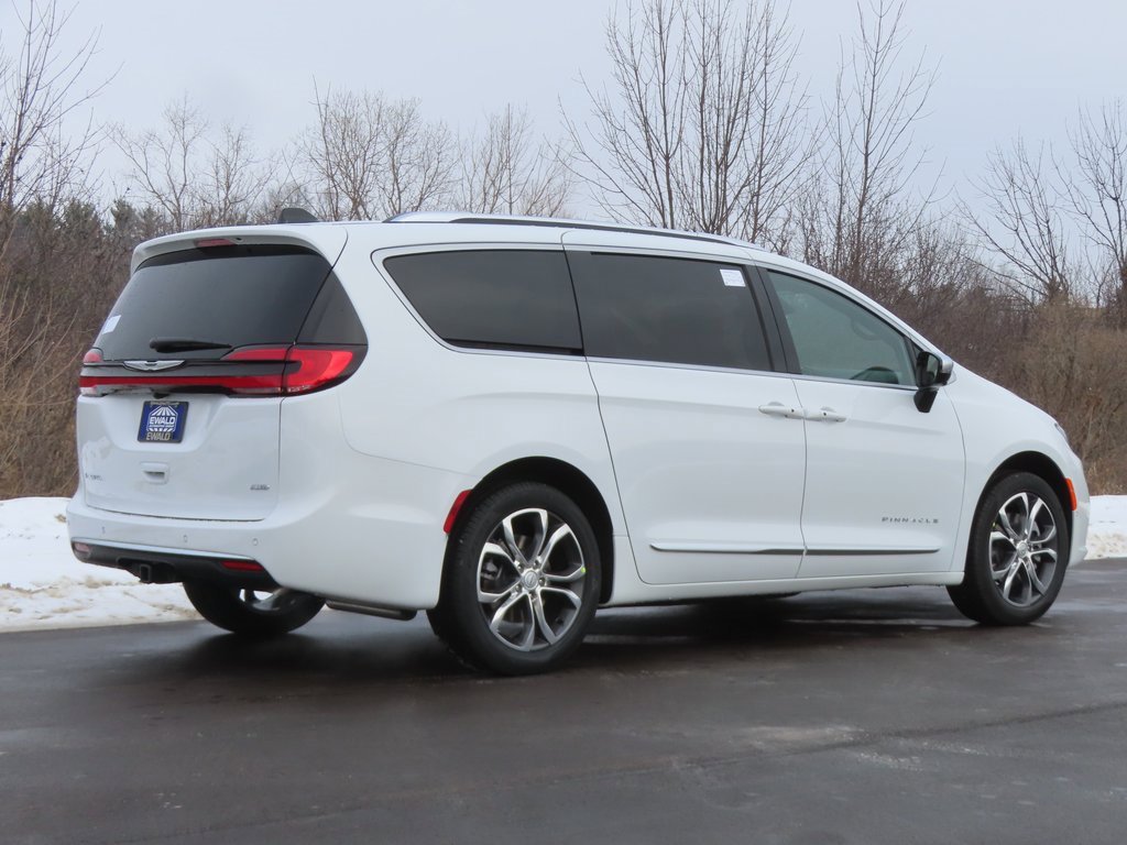 New 2026 Chrysler Pacifica Pinnacle w/ Trailer Tow Group image 3
