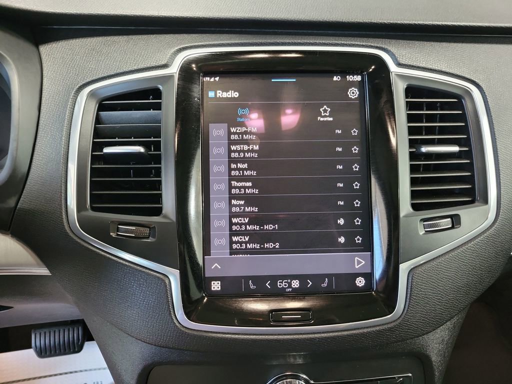 Used 2025 Volvo XC90 B5 Core image 18