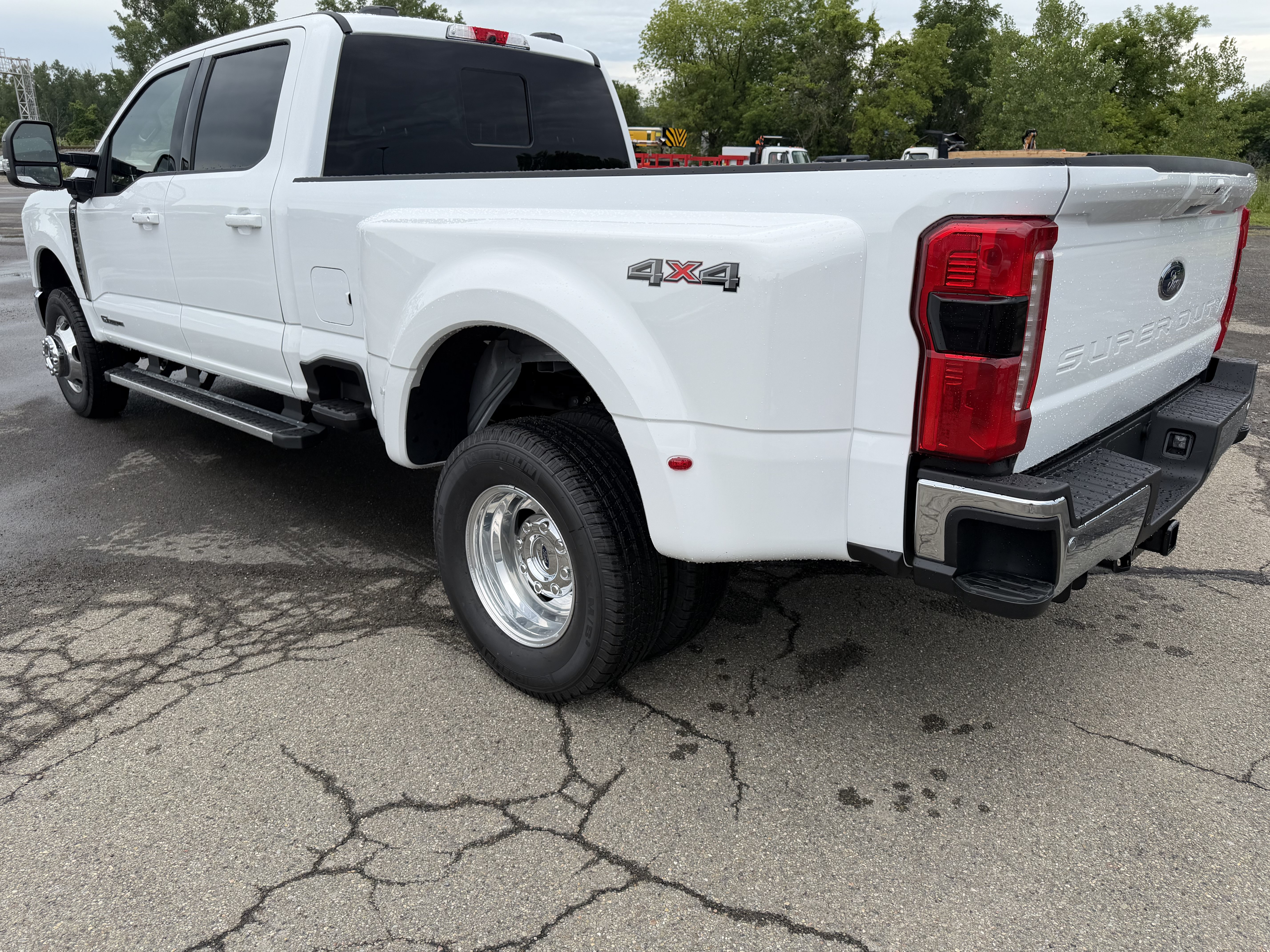 New 2026 Ford F350 Lariat AWD/4WD image 3