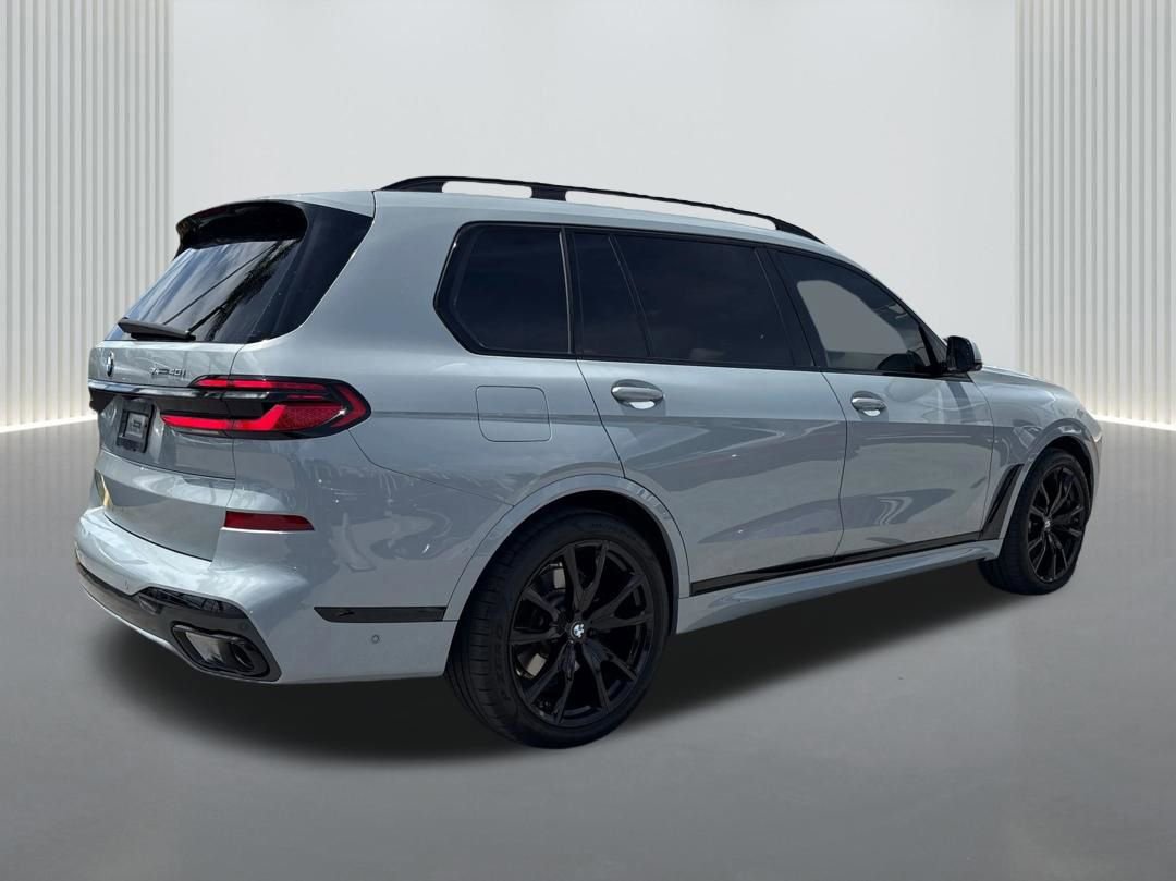 Used 2025 BMW X7 xDrive40i w/ M Sport Package AWD/4WD image 5