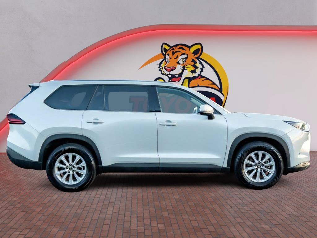 Used 2025 Toyota Grand Highlander AWD image 4