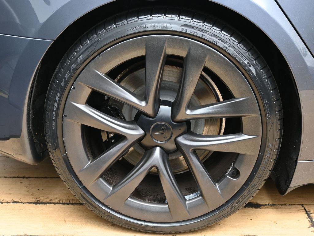 Used 2022 Tesla Model S image 12