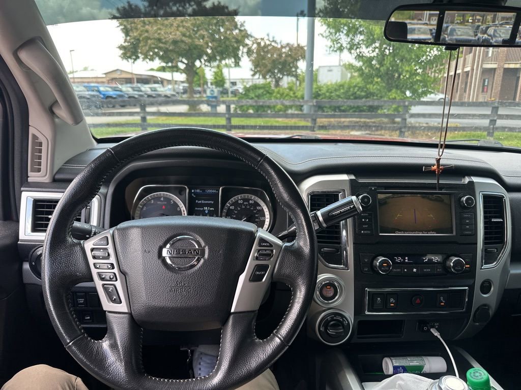 Used 2019 Nissan Titan PRO-4X AWD/4WD image 11