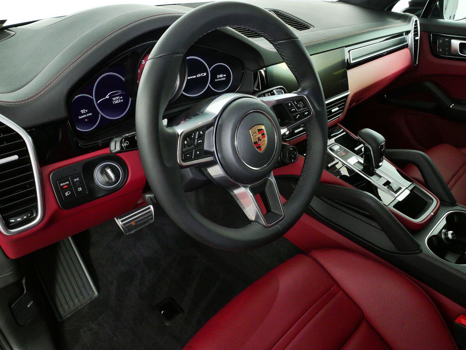 Used 2023 Porsche Cayenne GTS AWD/4WD image 4