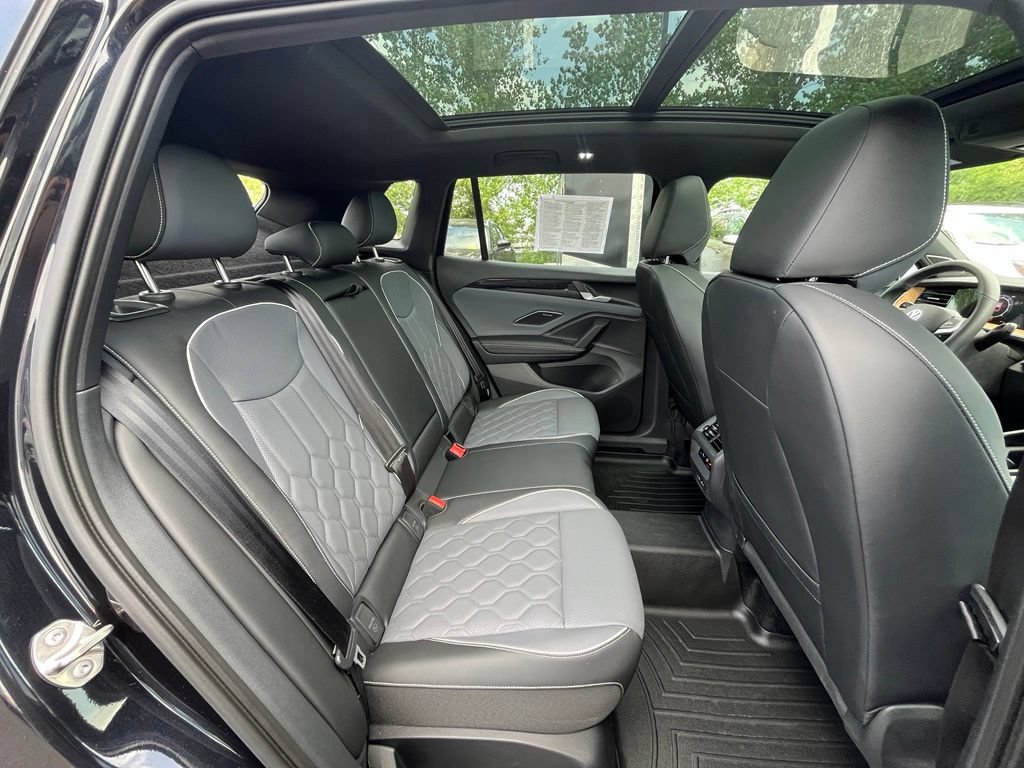 Certified 2025 Volkswagen Tiguan SEL R-Line AWD/4WD image 25