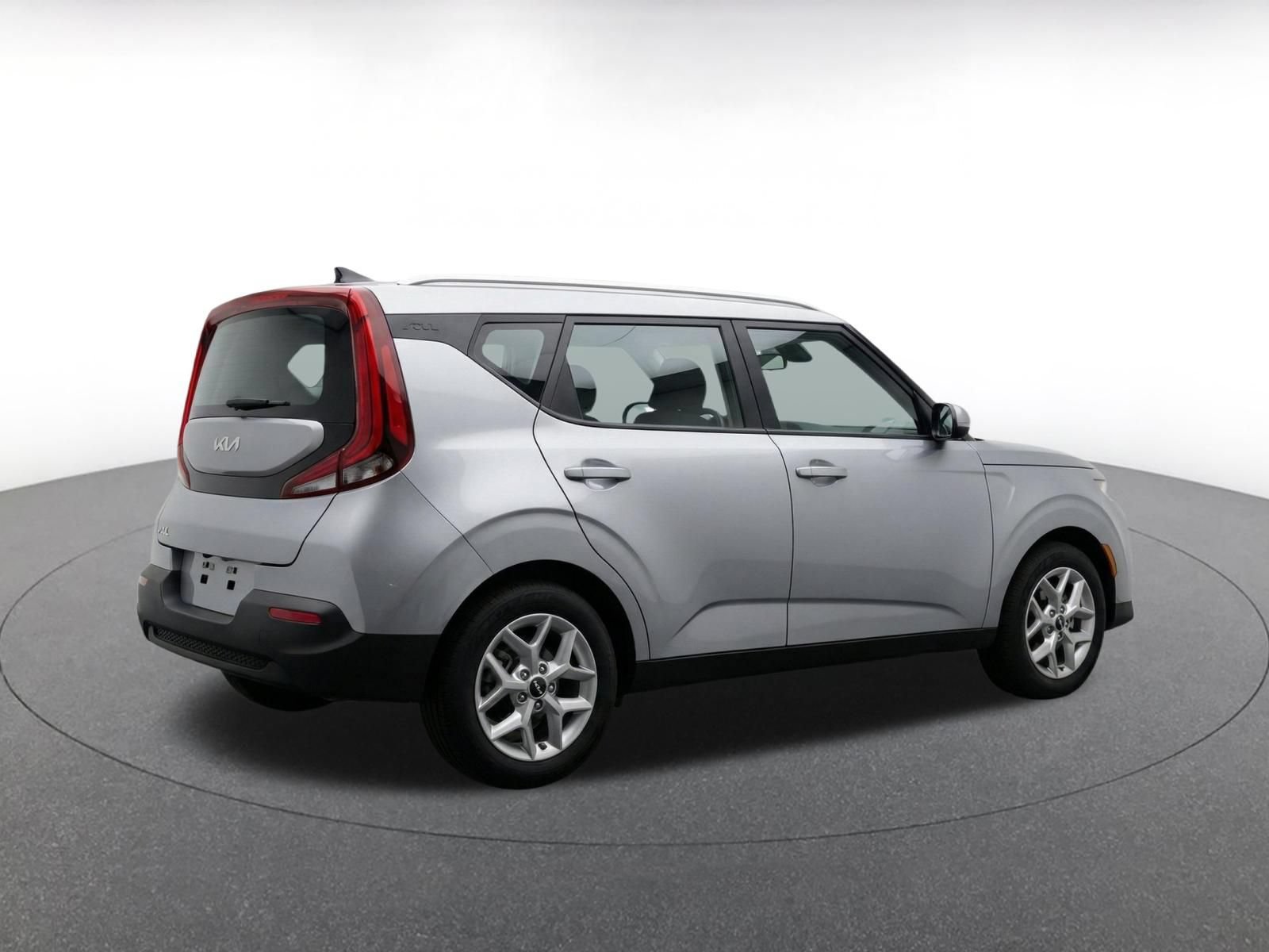 Used 2025 Kia Soul LX w/ LX Technology Package FWD image 9