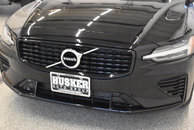 Used 2022 Volvo S60 T8 R-Design Expression w/ Premium Package AWD/4WD image 14