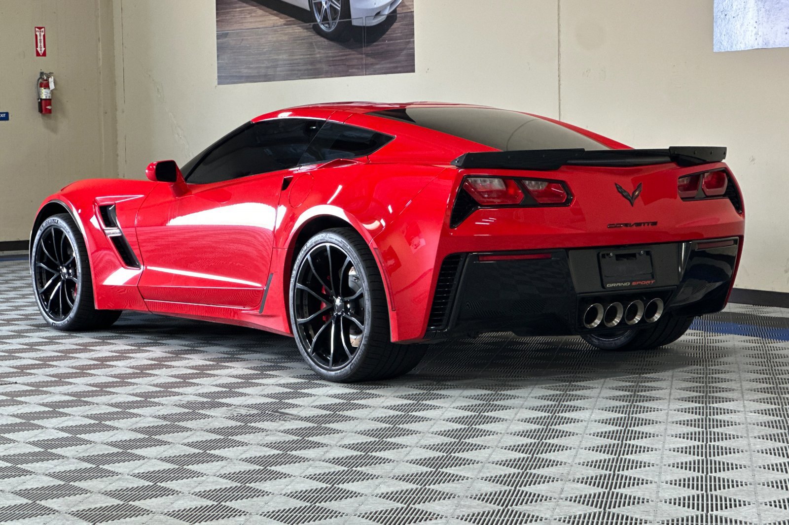 Used 2019 Chevrolet Corvette Grand Sport w/ Carbon Flash Badge Package image 6