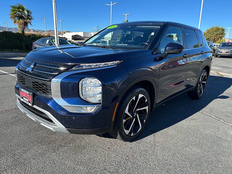 Used 2024 Mitsubishi Outlander AWD image 5