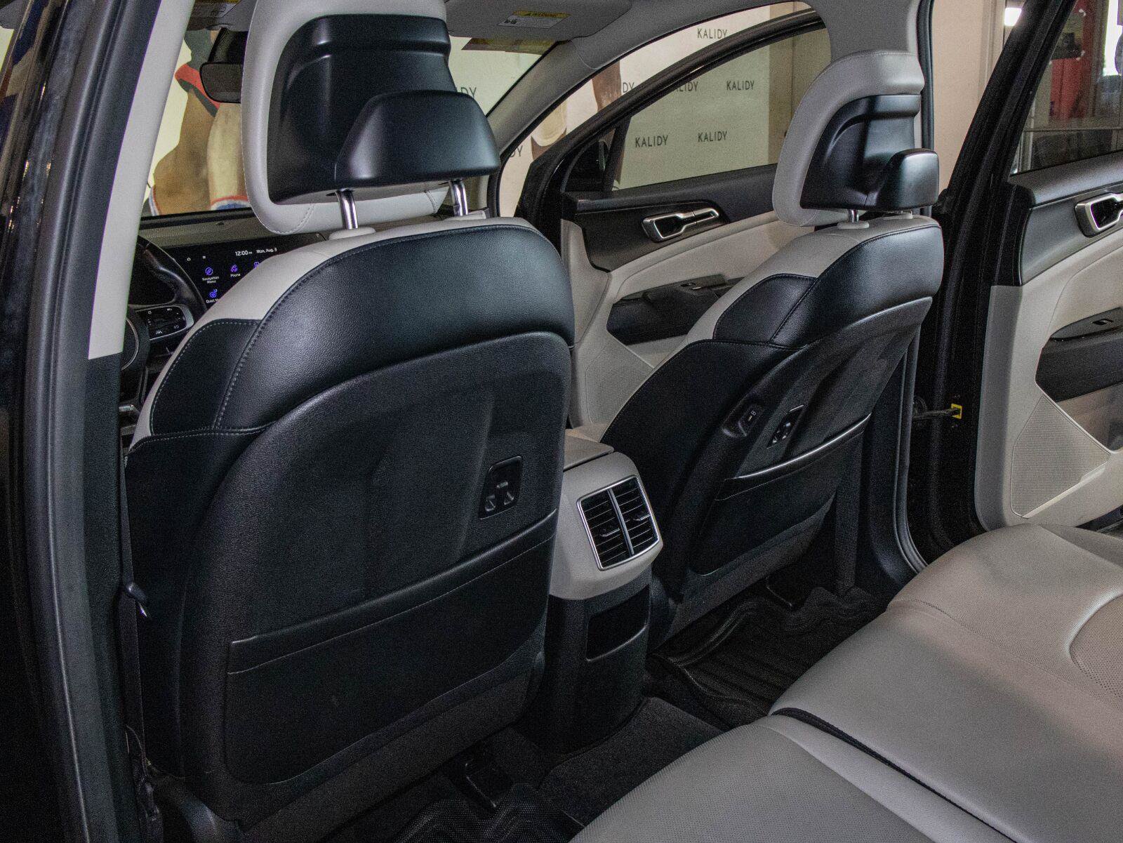 Used 2023 Kia Sportage EX FWD image 10