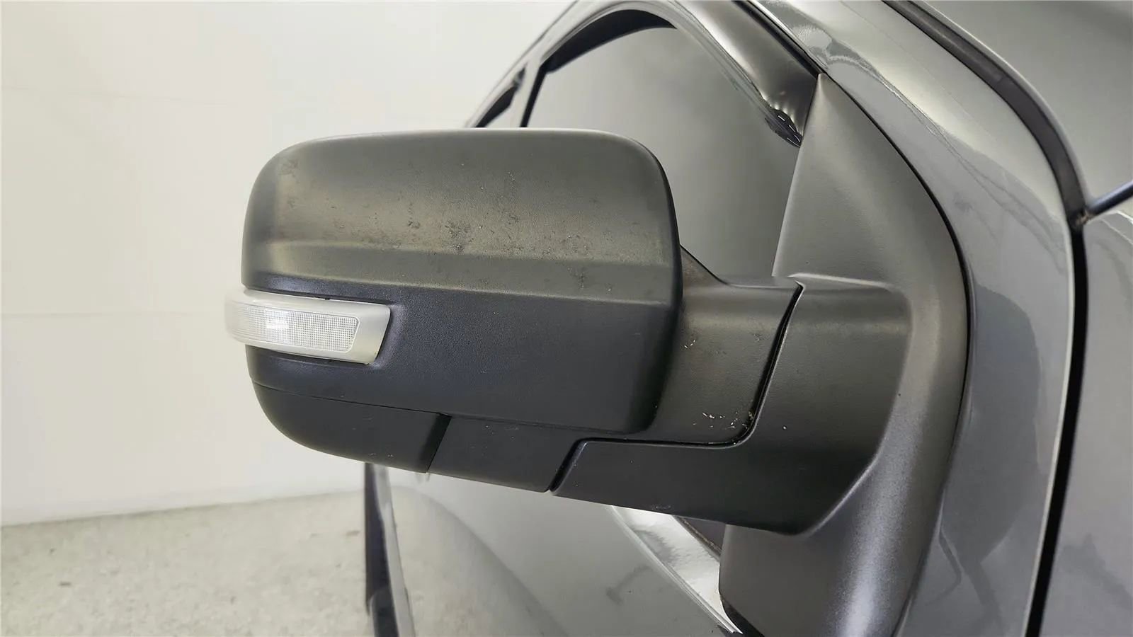 Used 2017 Nissan Titan SV AWD/4WD image 18