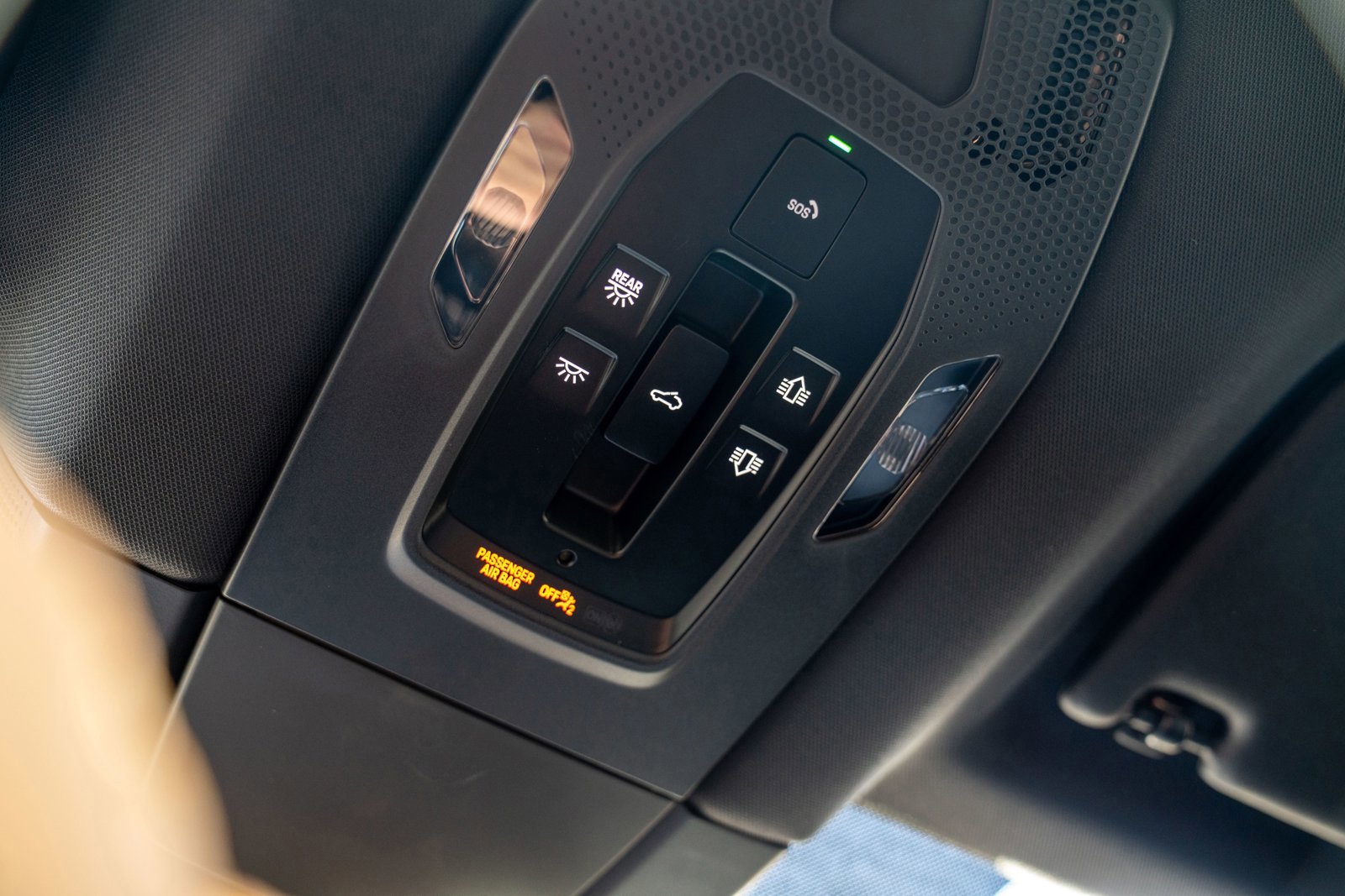 Certified 2025 Porsche Macan 4S Electric AWD/4WD image 21