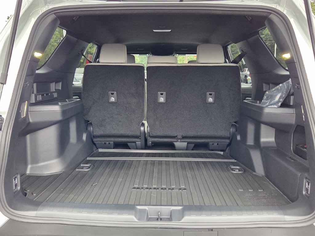 New 2026 Toyota 4Runner SR5 AWD/4WD image 12
