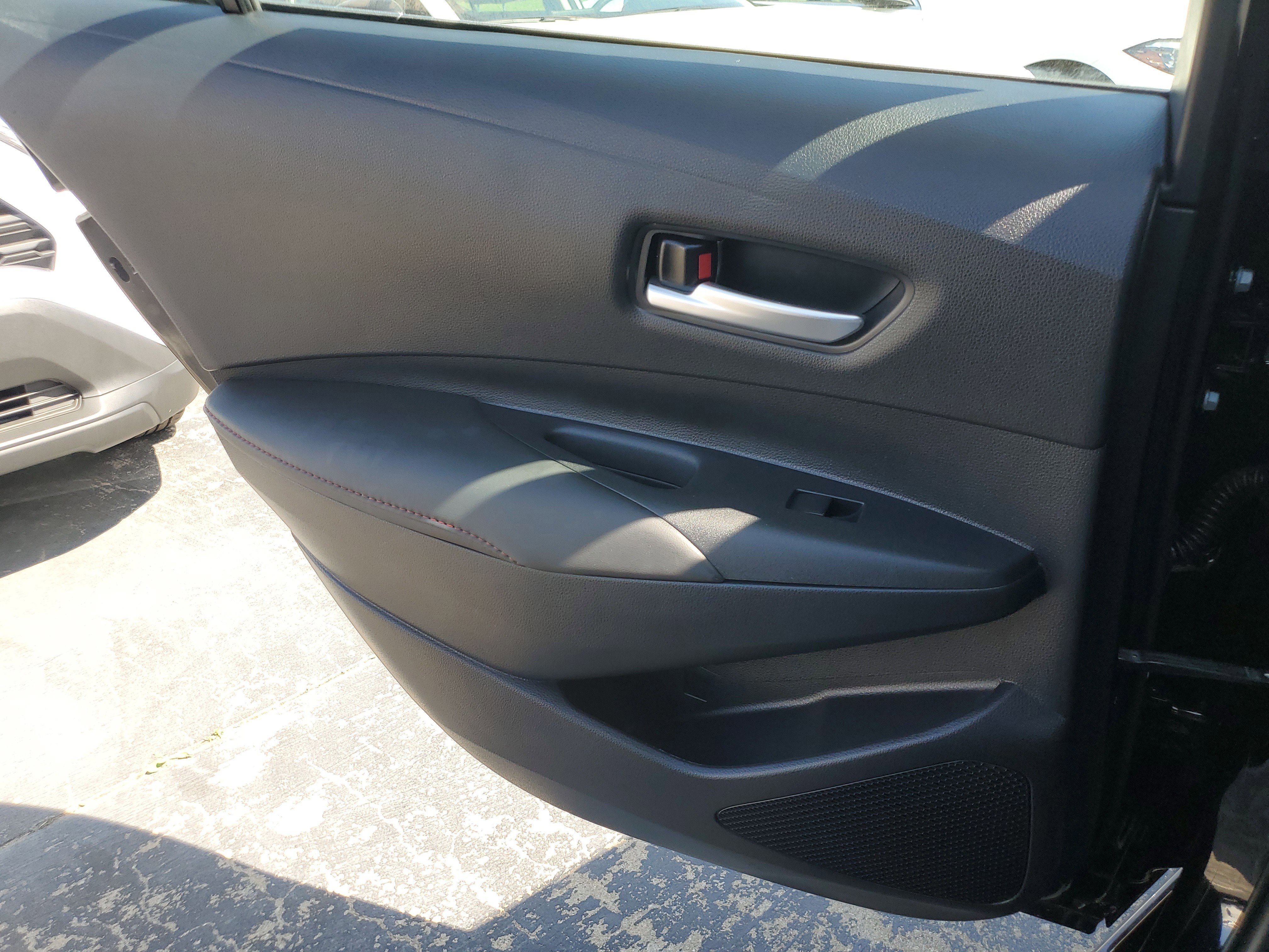 Used 2025 Toyota Corolla SE image 13