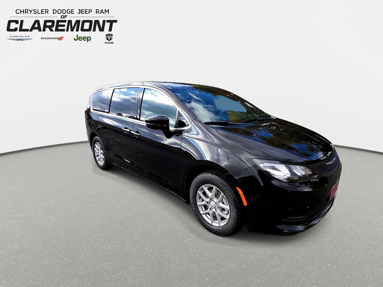 New 2027 Chrysler Pacifica LX FWD image 2