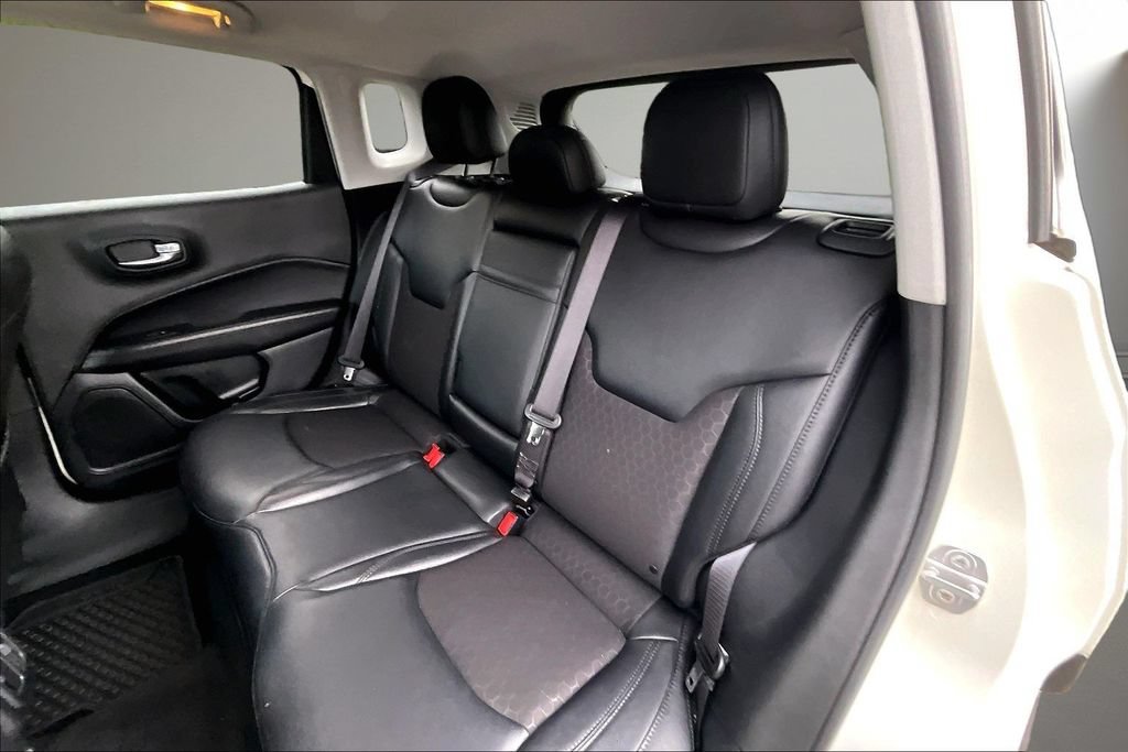 Used 2018 Jeep Compass Latitude w/ Popular Equipment Group AWD/4WD image 22