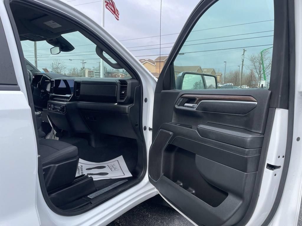 Used 2023 Chevrolet Silverado 1500 LT w/ Protection Package AWD/4WD image 35