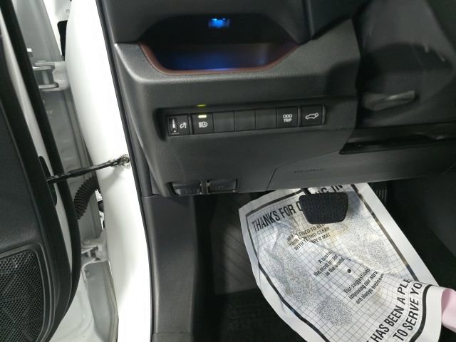 Used 2023 Toyota RAV4 Limited image 17