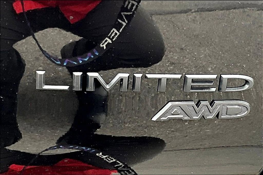 New 2026 Chrysler Pacifica Limited w/ S Appearance Package image 11