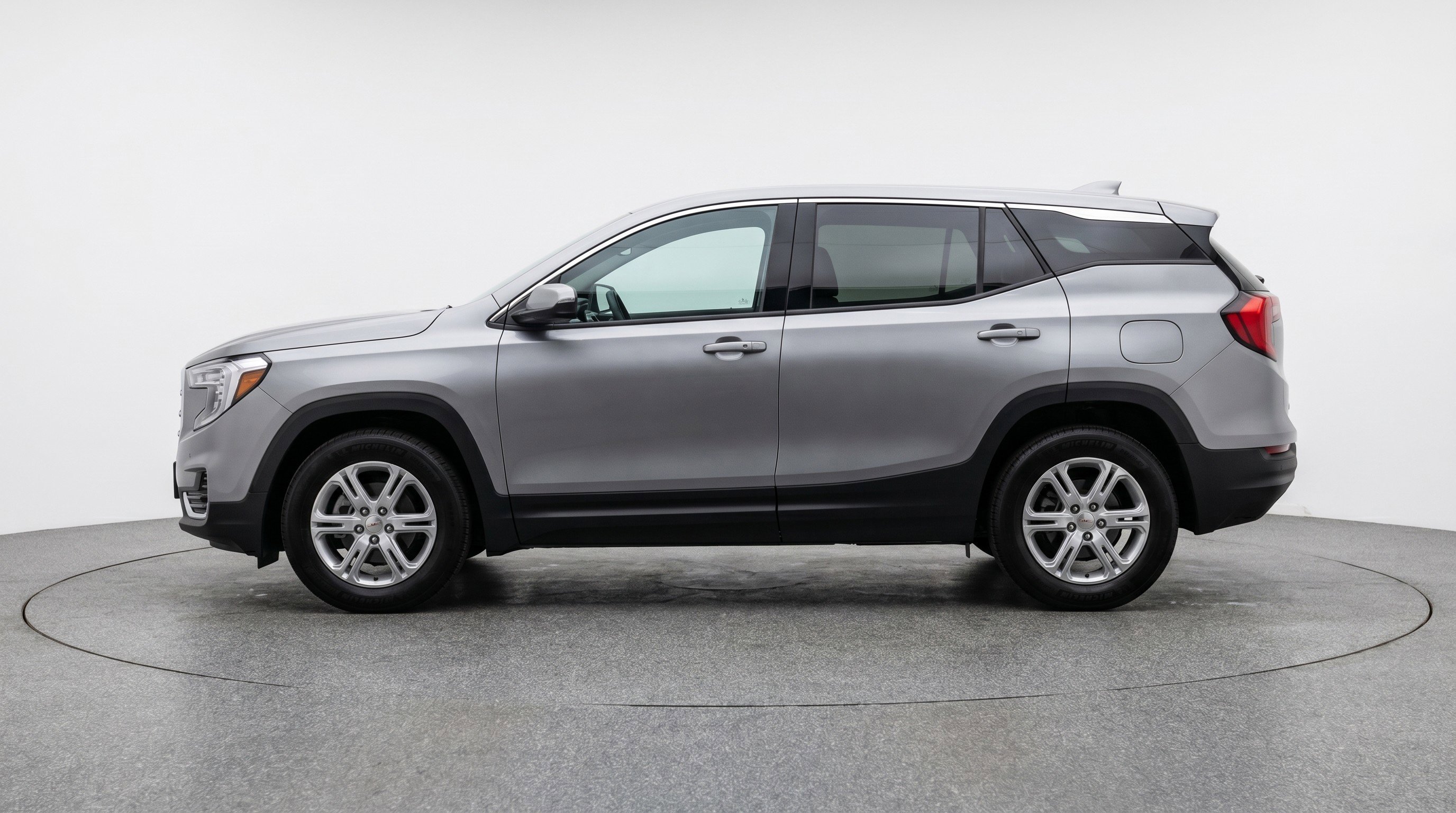 Used 2024 GMC Terrain SLE FWD image 5