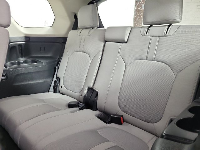 Used 2023 Honda Pilot LX image 12