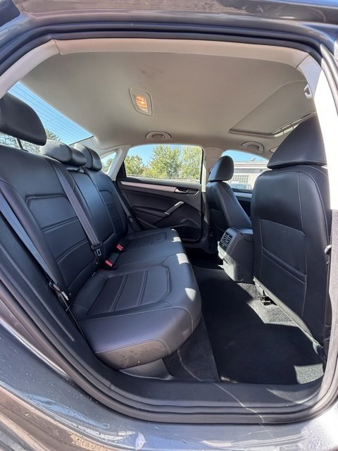 Used 2021 Volkswagen Passat 2.0T SE image 15