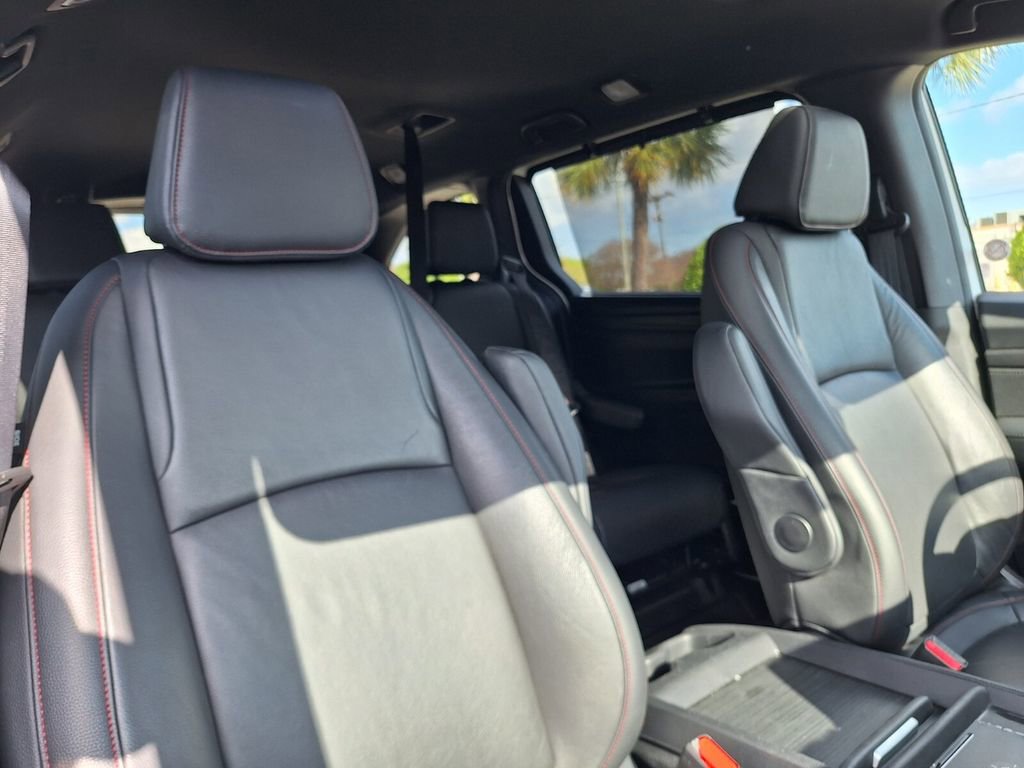 Used 2025 Honda Odyssey Sport-L image 27