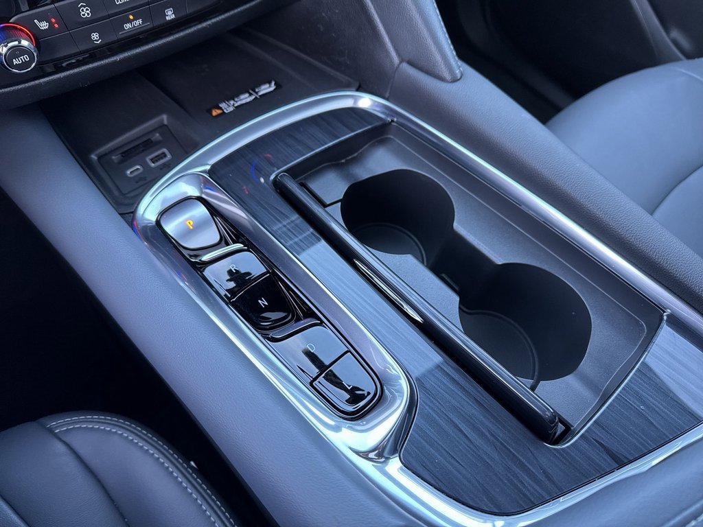 Used 2023 Buick Enclave Essence w/ Experience Buick Package image 21