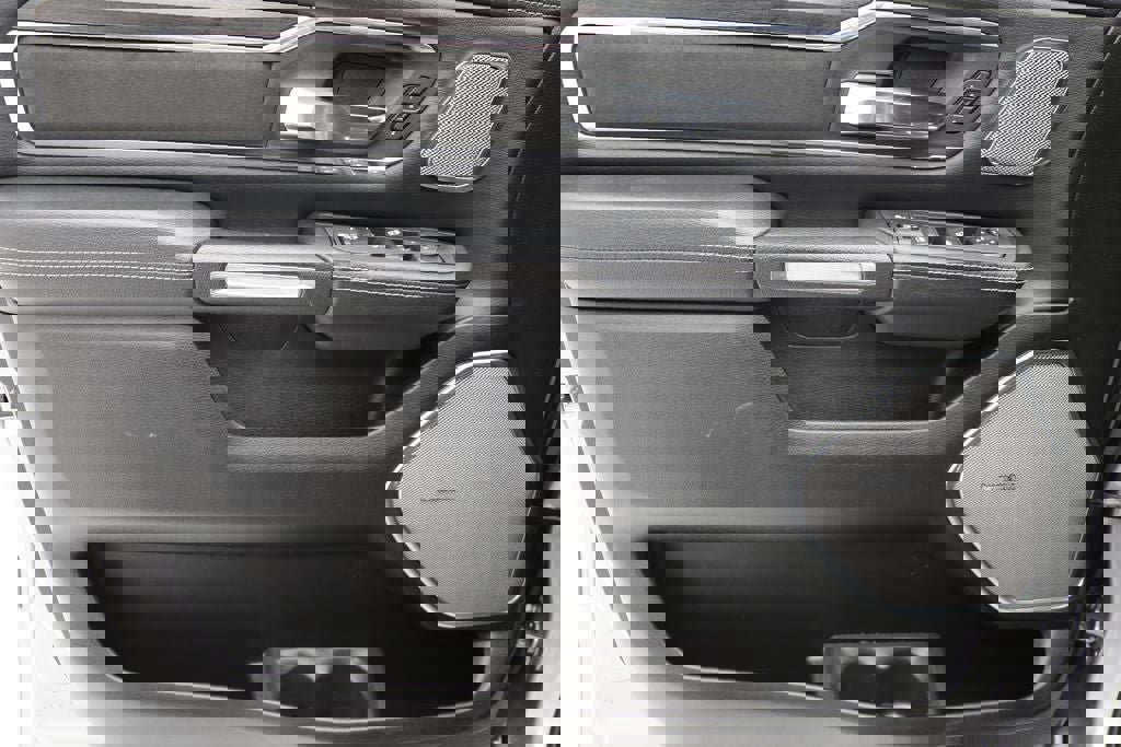 Used 2025 RAM 1500 Laramie w/ Night Edition image 25