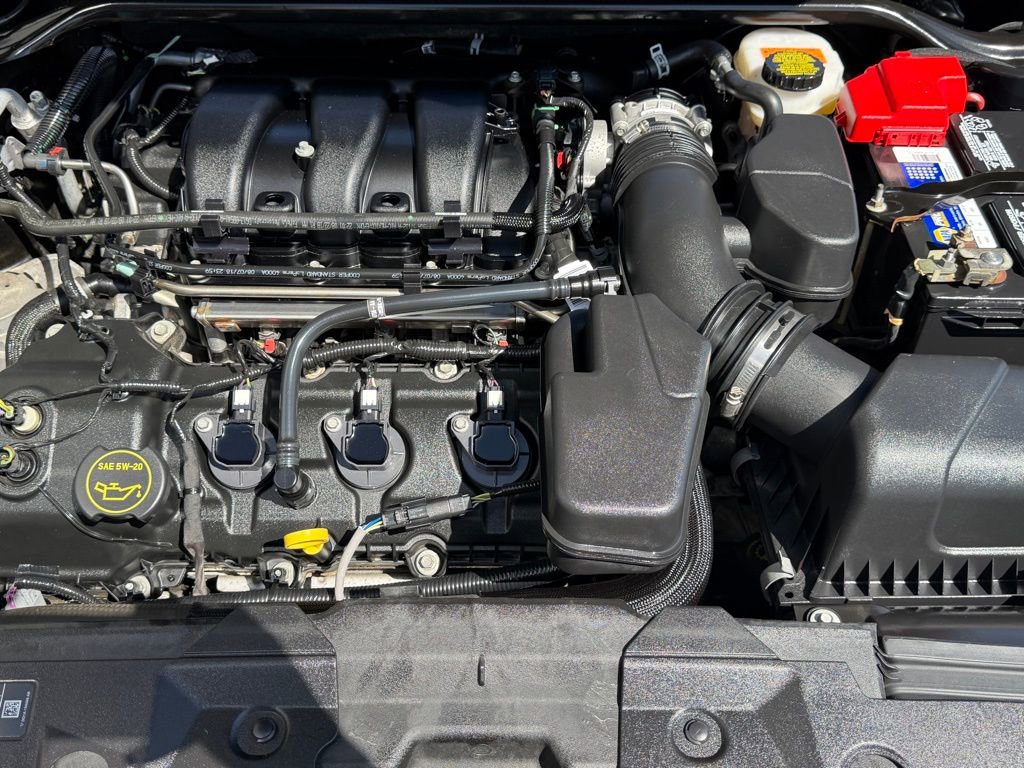 Used 2019 Ford Taurus SEL FWD image 7