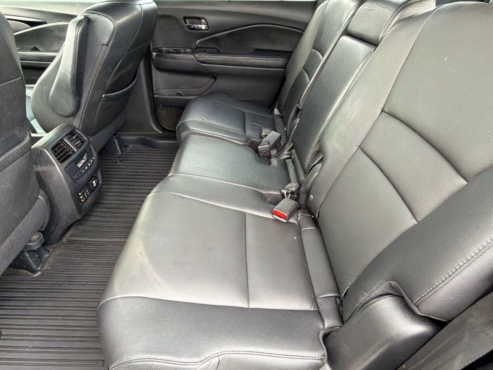 Used 2018 Honda Pilot Touring image 23