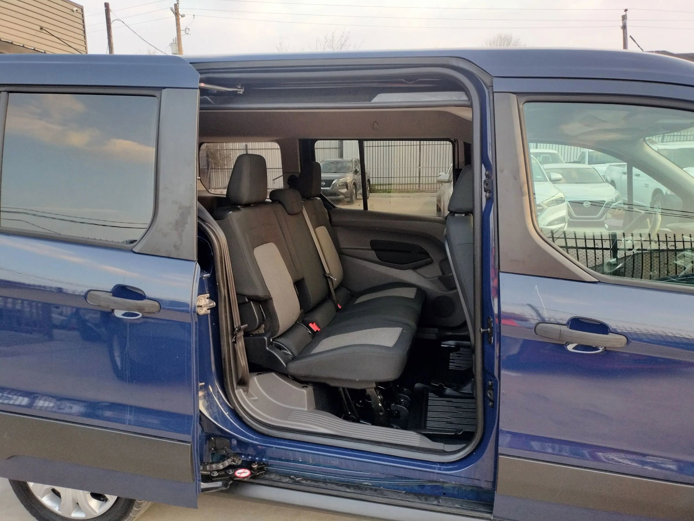 Used 2021 Ford Transit Connect XL image 30