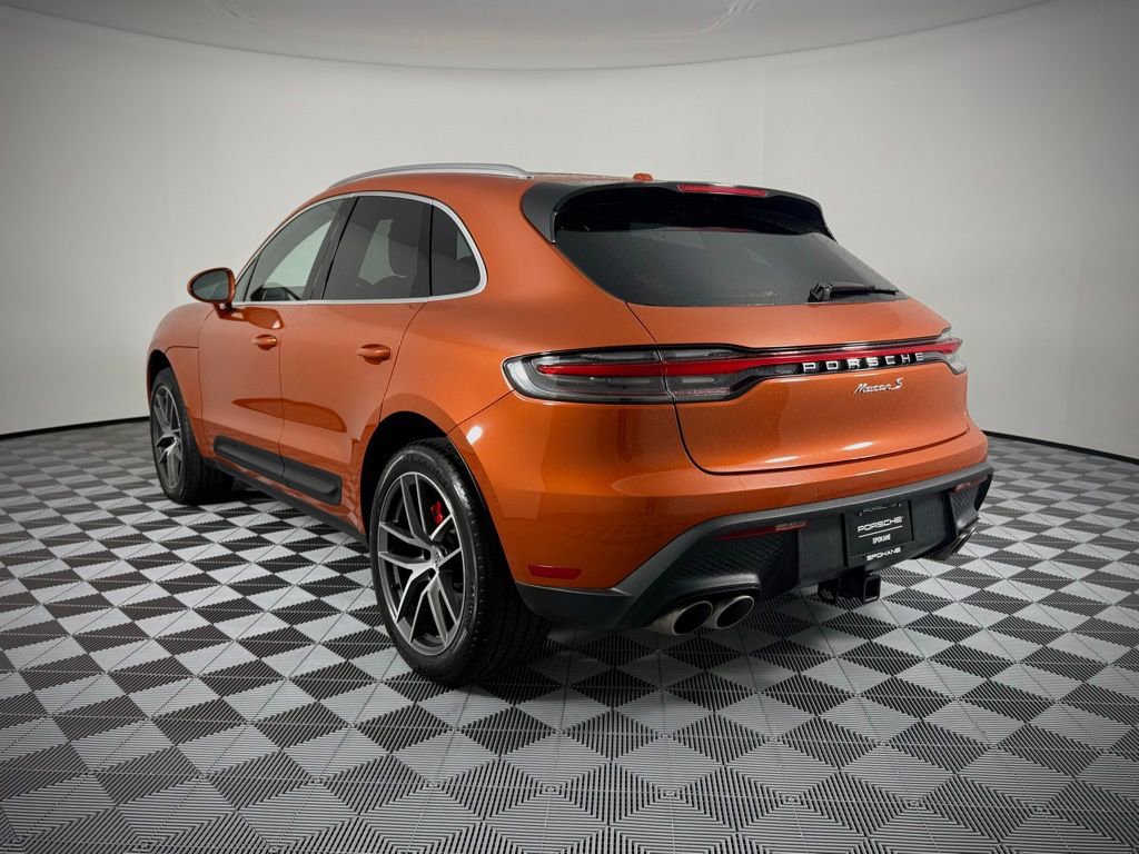 Certified 2022 Porsche Macan S AWD/4WD image 3