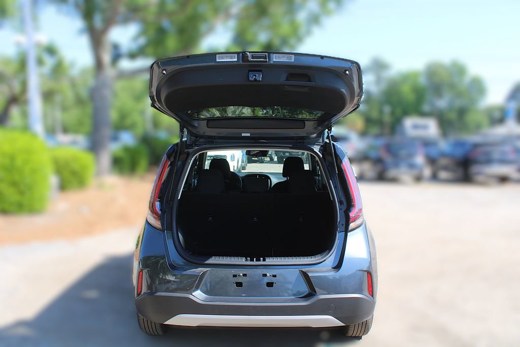 Certified 2025 Kia Soul LX w/ LX Technology Package image 9