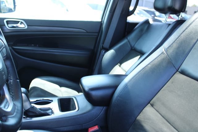 Used 2019 Jeep Grand Cherokee Altitude RWD image 34