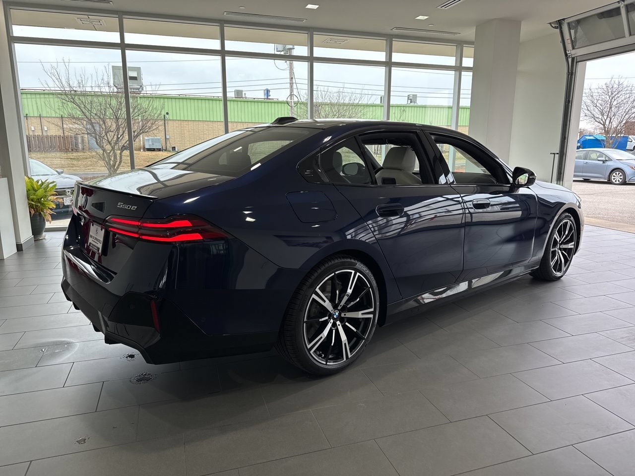 New 2026 BMW 550e xDrive AWD/4WD image 8